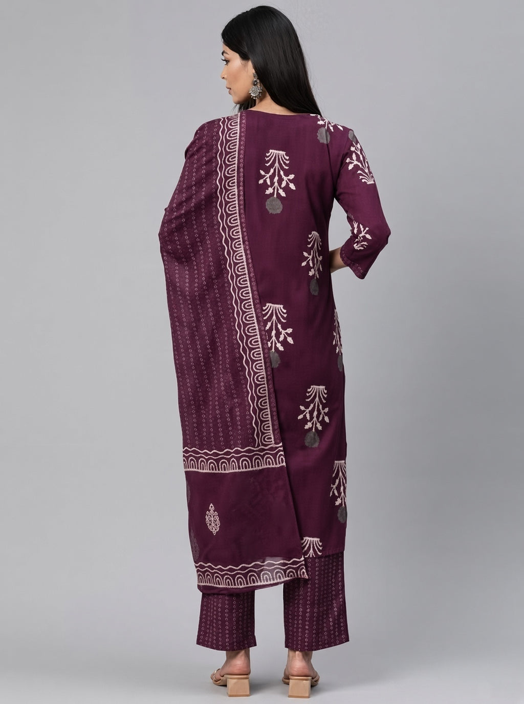 Women Cotton Blend Maroon Kurta Set With Dupatta